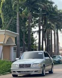 A picture of 2000 Mercedes Benz C280 Leather