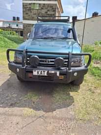 A picture of 2000 Toyota Prado