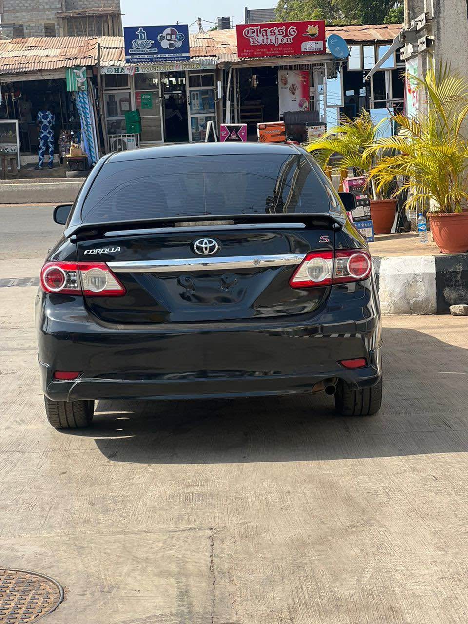A picture of Foreign used Toyota Corolla SE. Year 2013 13.5M