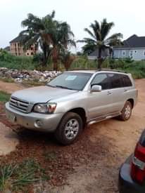 A picture of Toyota Highlander 2004