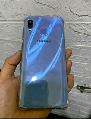 A picture of SAMSUNG A30