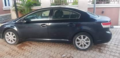 A picture of Toyota Avensis 2012