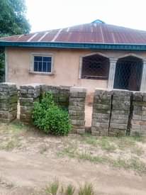 A picture of Urgent sales 3 2 and 1bedroom flat on a 100