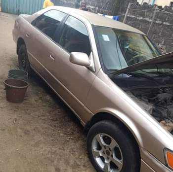 A picture of Toyota Camry 2.2 tiny light untampered engine and ac working