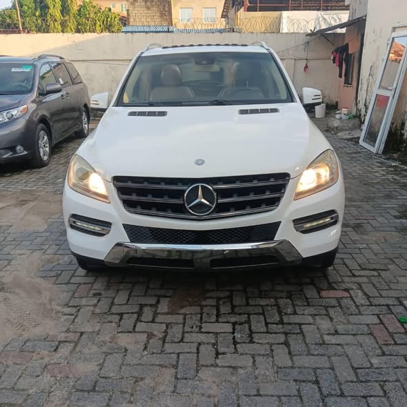 A picture of 2015 Mercedes Benz ML350