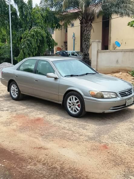 A picture of Neatly used first body 2002 Toyota Camry