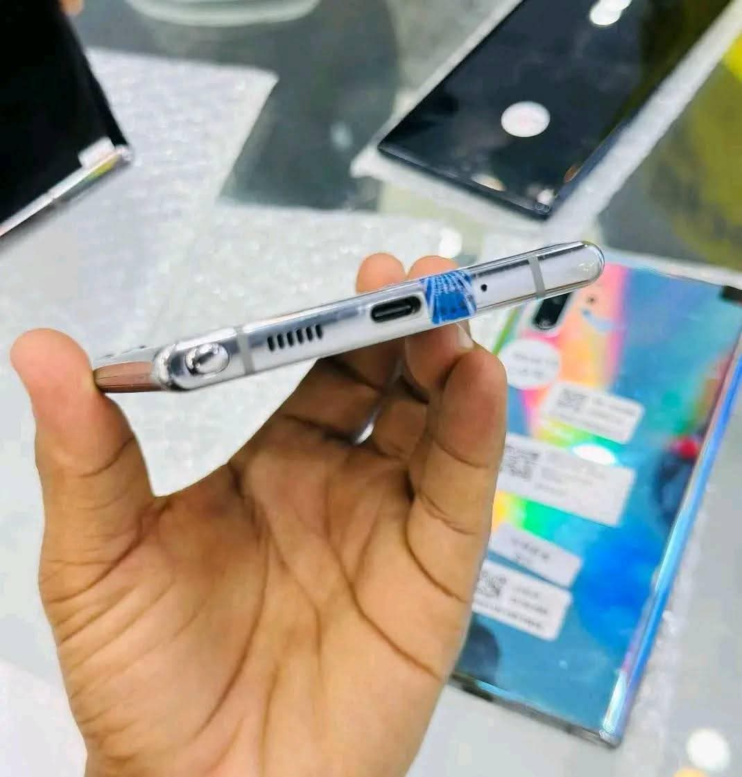 A picture of Samsung note 10 plus