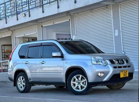 A picture of 2012 Nissan x trail