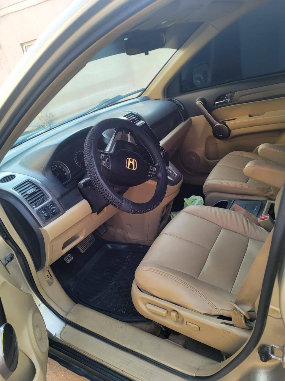 A picture of 2008 Honda CR V.