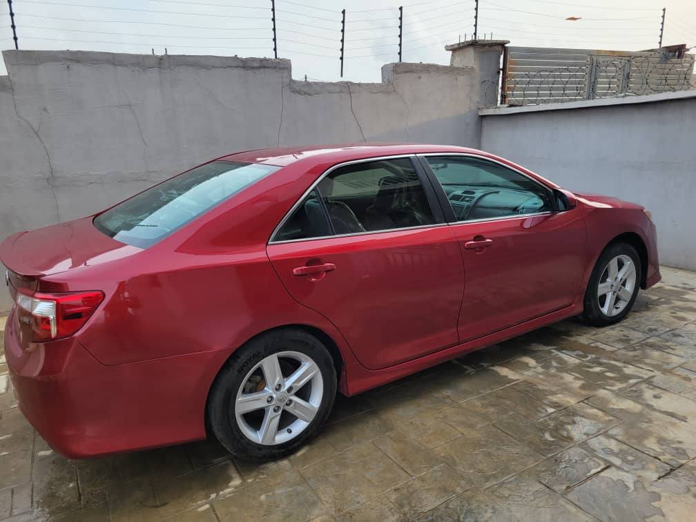 A picture of Accident Free Tokunbo Toyota Camry SE 2012