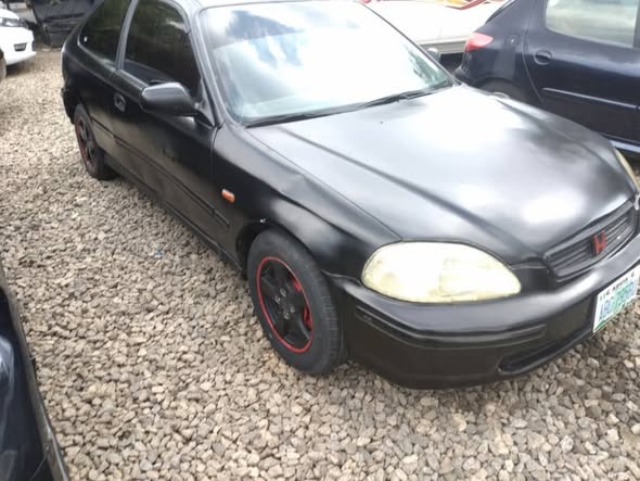 A picture of Neatly Used 2000 Model Honda Civic With Untampered Engine Smooth