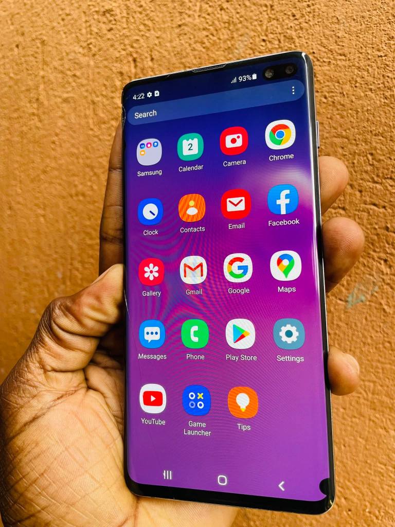 A picture of SAMSUNG GALAXY S10 AT ONLY 330 000 128 8GB RAM
