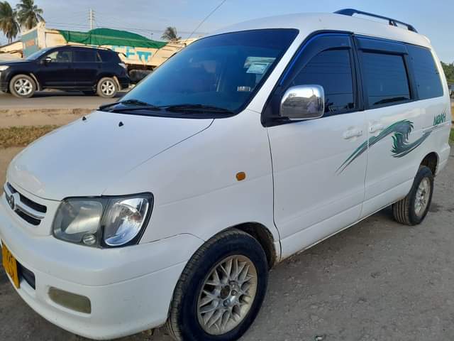 A picture of TOYOTA NOAH FOR SALE