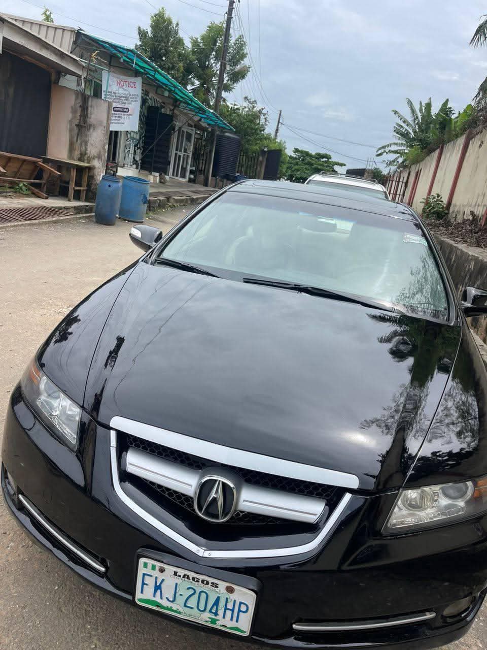A picture of Acura tl