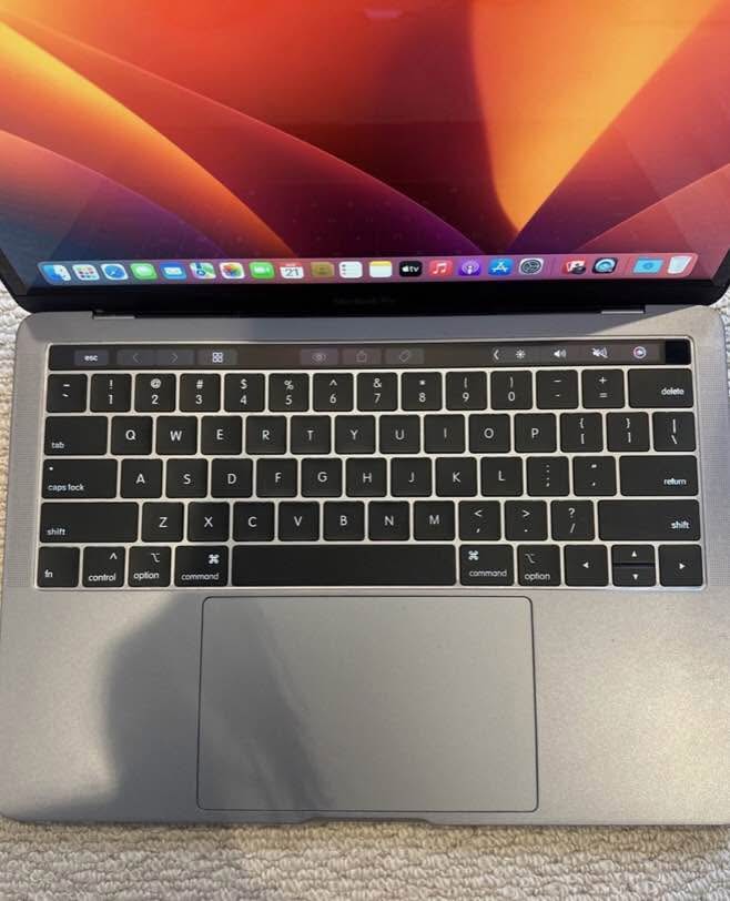 A picture of MacBook Pro 2019 Core i5 Ram 8GB SSD 128GB.