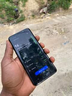 A picture of samsung s9 plain