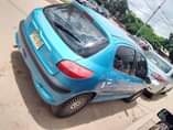 A picture of 2002 PEUGEOT 206 manual