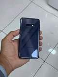A picture of Samsung S10e available