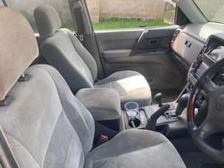 A picture of Mitsubish pajero petro 10m