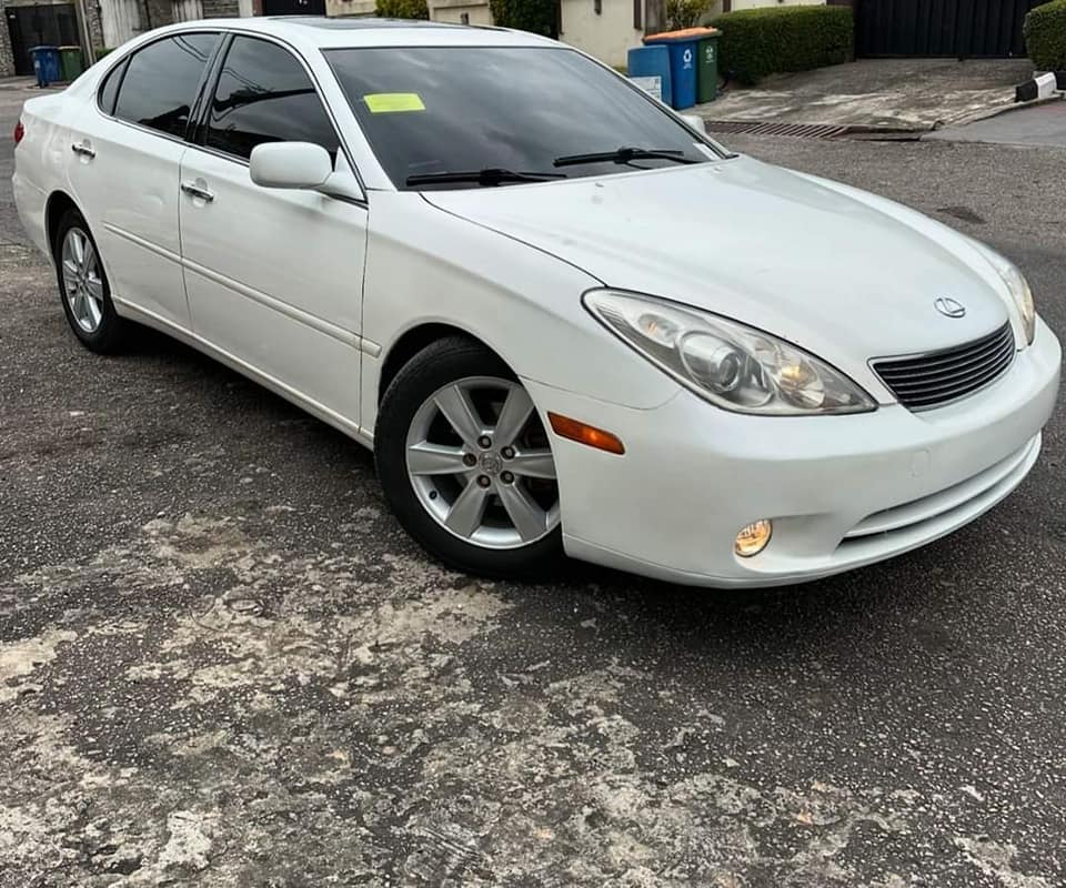 A picture of 2005 LEXUS ES330 FOR SALE