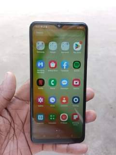 A picture of Samsung a04s nafanya xchang n Google pixel kuanzia 3a