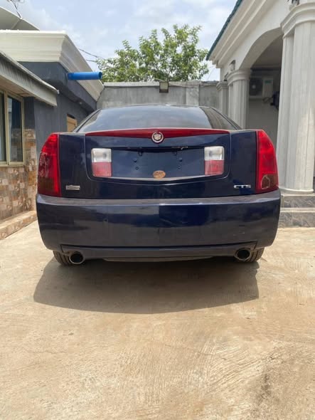 A picture of Cadillac CTS 2007 V6 Clean interior and exterior AC chilling