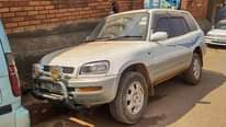 A picture of Rav4 7 7m good condition call 0706260442