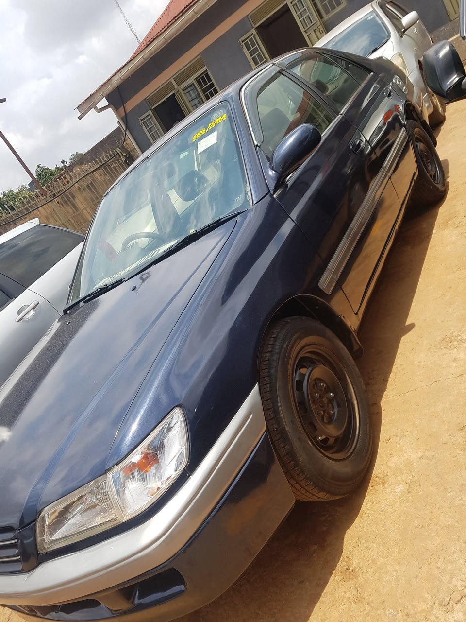 A picture of TOYOTA PREMEO