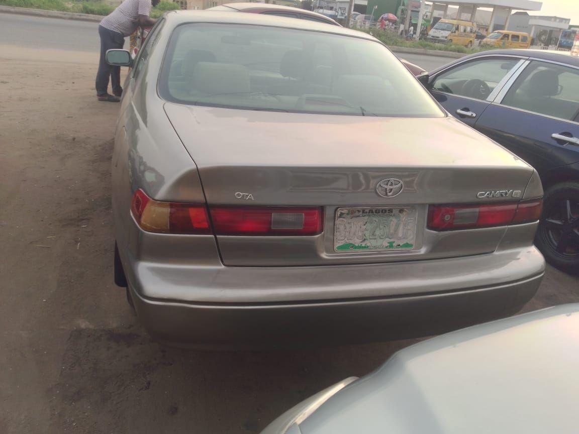 A picture of TOYOTA CAMRY TINY LIGHT 4 PLUG