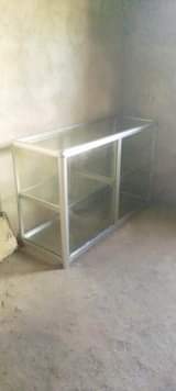 A picture of Showcase hiyo bei sawa na bure inafaa Kwa chips farmancy