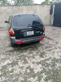 A picture of Hyundai Santa
