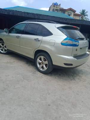 A picture of Lexus 230 7m
