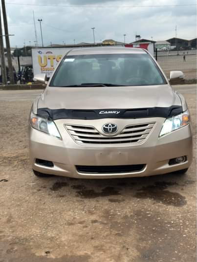 A picture of TOYOTA CAMRY 2008