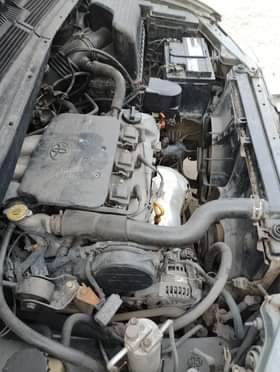 A picture of 2000 model Toyota sienna Nigerian use in 100 working condition