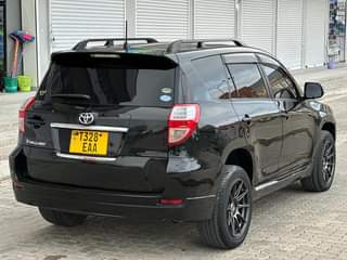 A picture of TOYOTA VANGUARD 28 3M