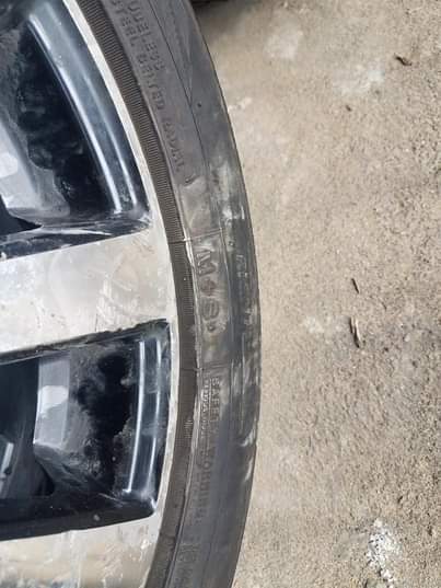 A picture of Tokubor Tyre with Alloy RIM for sale Tyre 15R