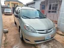 A picture of Toyota sienna 2007 model