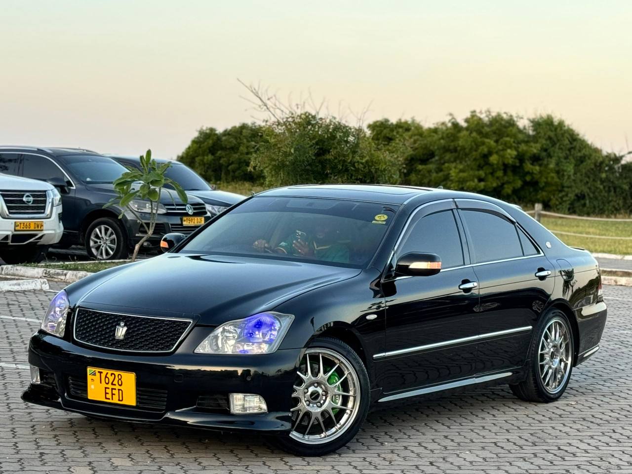 A picture of TOYOTA CROWN ATHLETE