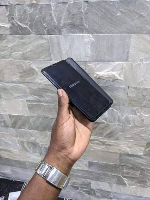 A picture of samsung galaxy A10s
