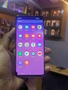 A picture of Samsung s10 128gb