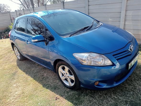 toyota auris