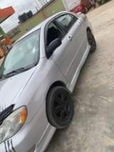 A picture of Clean 2004 model Toyota corrola
