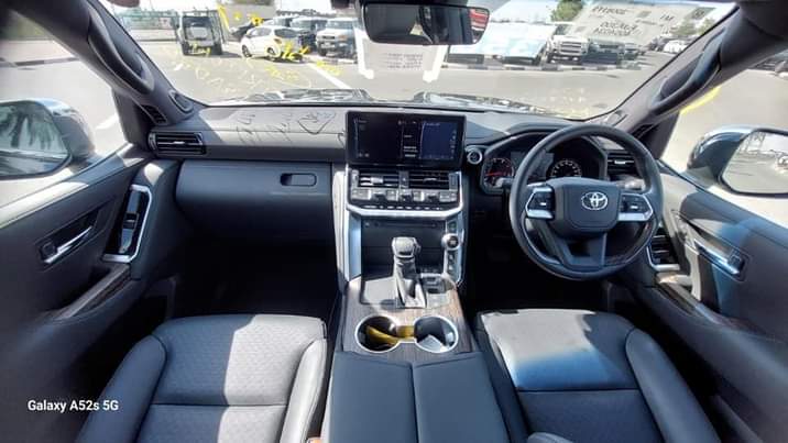A picture of RIGHT HAND DRIVE FOR EXPORT 2023 LAND CRUISER ZX PETROL