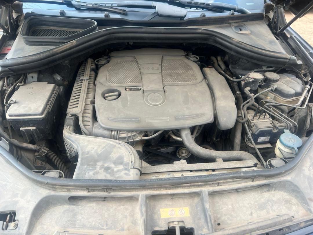 A picture of 2012 Mercedes Benz benz ml 350