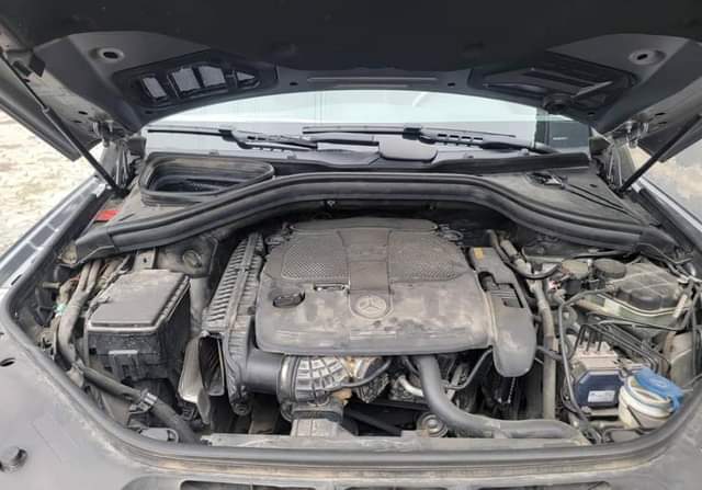 A picture of Few months registered 2013 Ml350 complete first body pan Accident