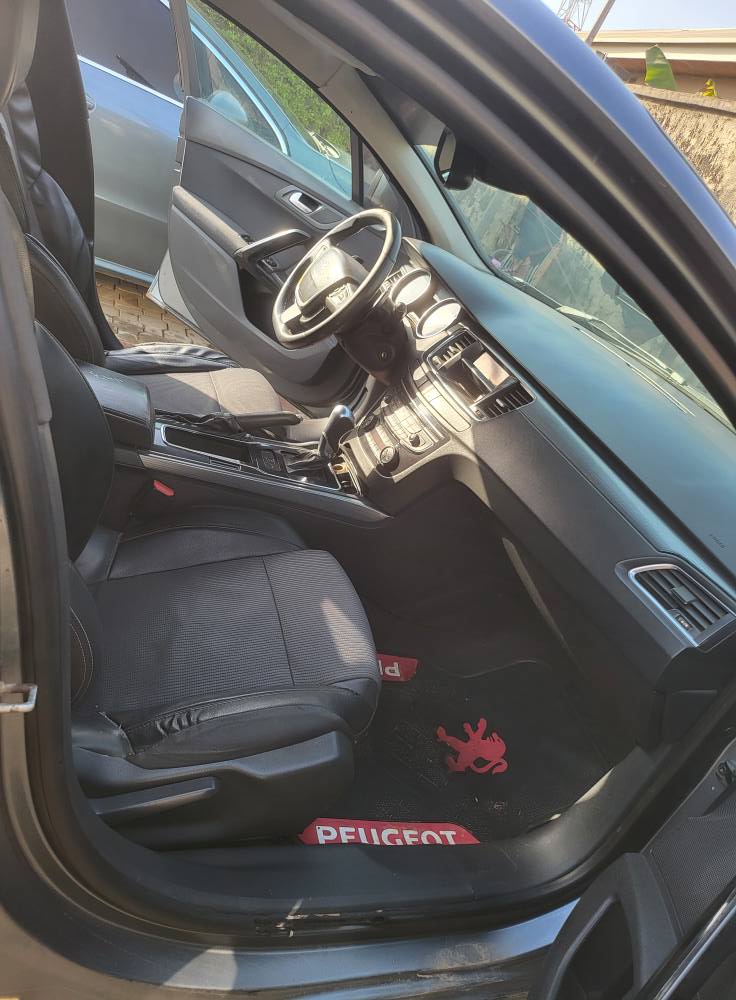 A picture of Distress Two units of Peugeot 508 2014