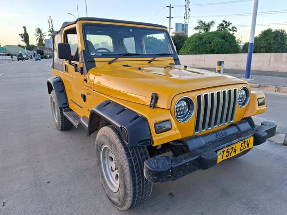 A picture of Jeep wrangler Year 2000 Petrol Six cylinders CC 2 0