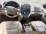 A picture of Toyota sienna 05