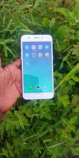 A picture of Oppo a57 mpyaaa kijikrek kdg gb64 ram4 net4g 0687879635