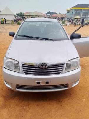 A picture of 2005 Toyota Bank type 4